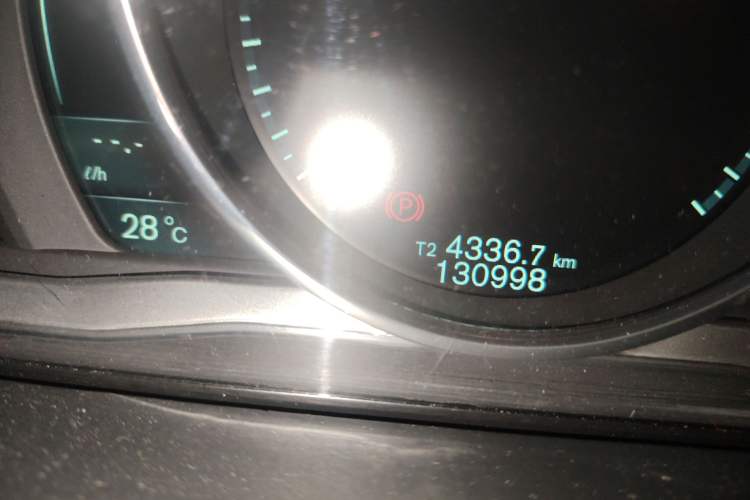 Used Volvo S60 2014 T5 Zhiya Edition Odometer Close Up
