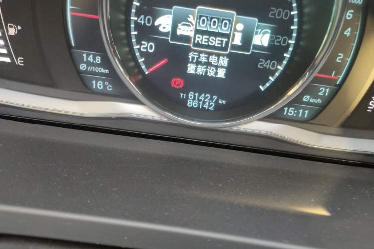 Used Volvo S60 2014 S60L T5 Smart Upgrade Edition Odometer Close Up