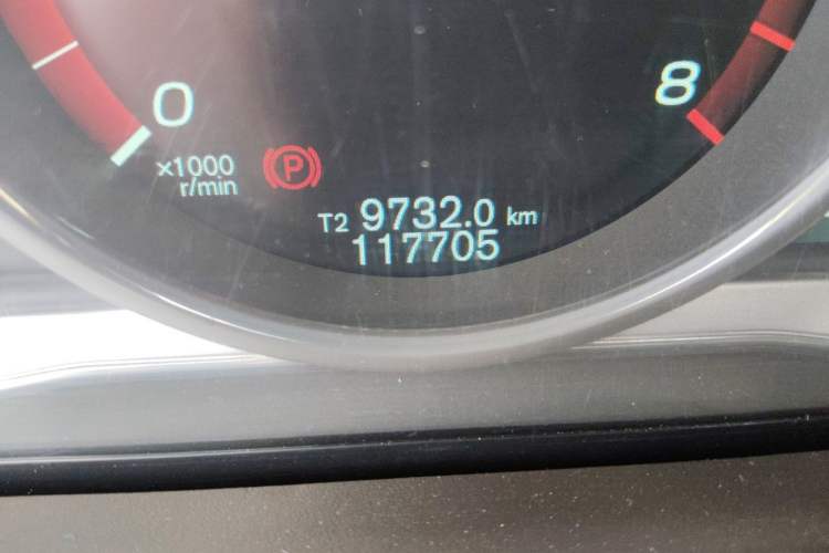 Used Volvo S60 2014 S60L T5 Intelligent Drive Edition Odometer Close Up