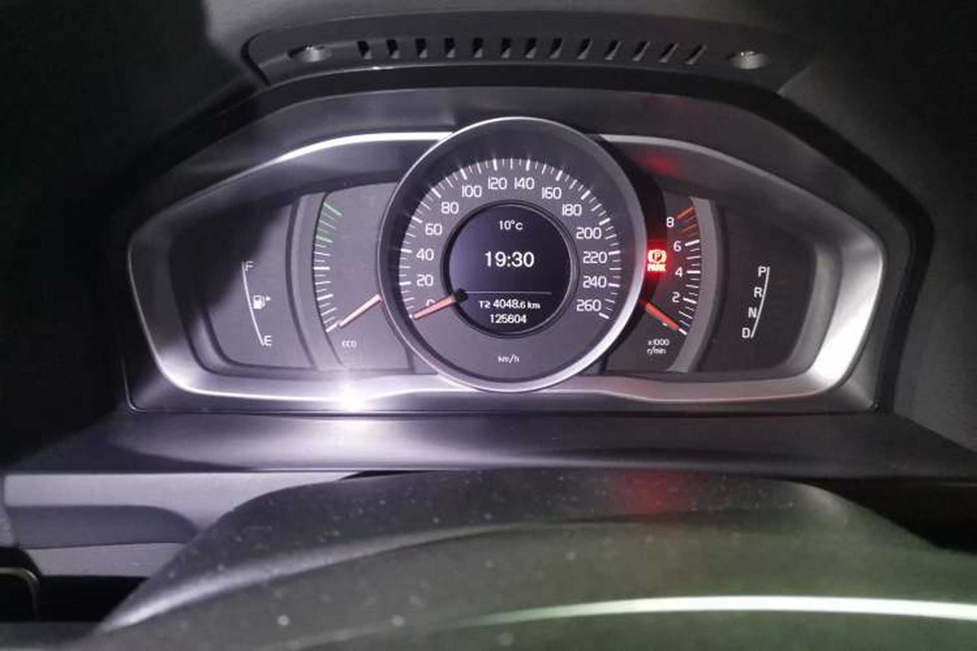 Used Volvo S60 2014 S60L T5 Intelligent Drive Edition Odometer Close Up