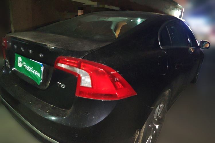 Used Volvo S60 2014 S60L 2.0T Zhiyuan Edition Rear Right 45 Deg