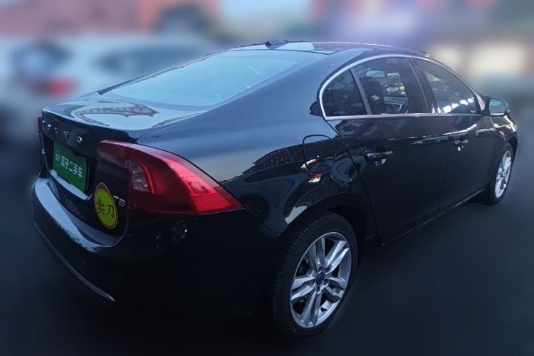 Used Volvo S60 2014 S60L 2.0T Zhiyuan Edition Rear Right 45 Deg