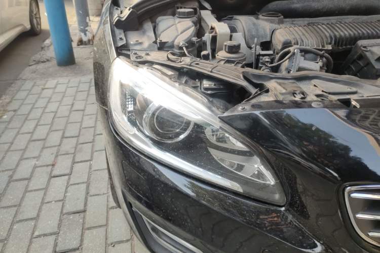 Used Volvo S60 2014 S60L T5 Smart Upgrade Edition Right Front Headlight