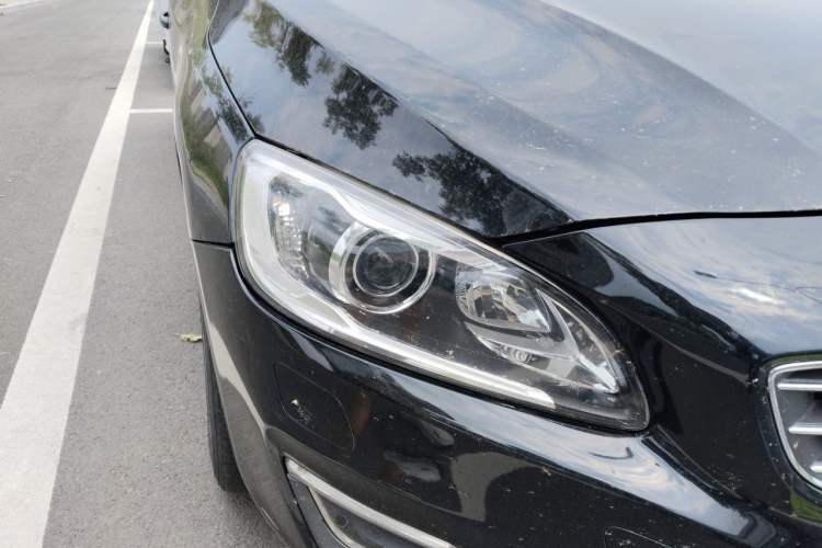 Used Volvo S60 2014 S60L T5 Intelligent Drive Edition Right Front Headlight
