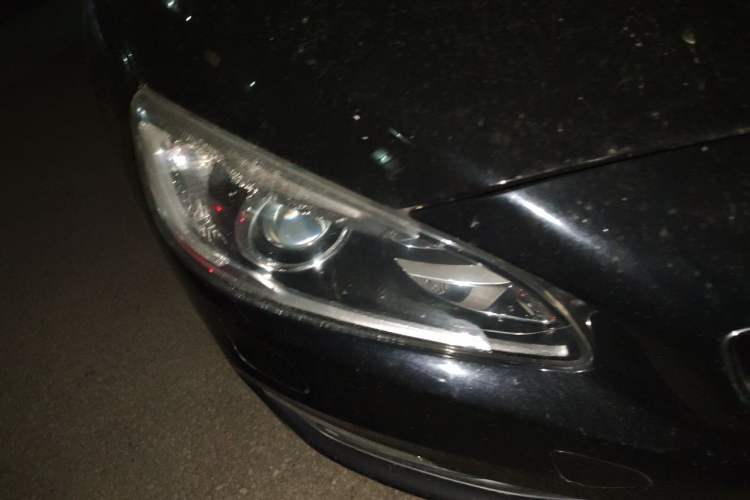 Used Volvo S60 2014 S60L 2.0T Zhiyuan Edition Right Front Headlight