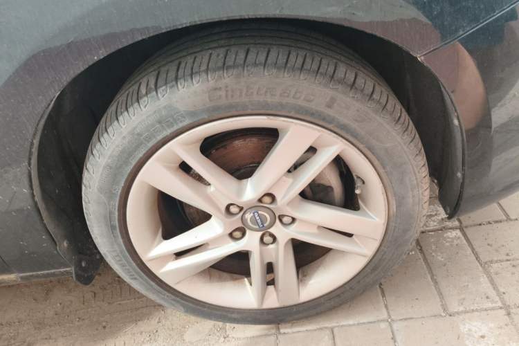 Used Volvo S60 2014 S60L T5 Intelligent Drive Edition Right Front Wheel Hub