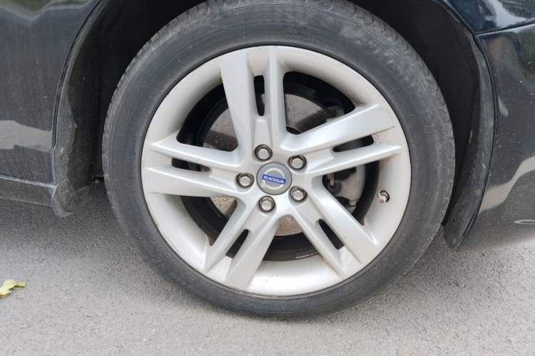 Used Volvo S60 2014 S60L T5 Intelligent Drive Edition Right Front Wheel Hub