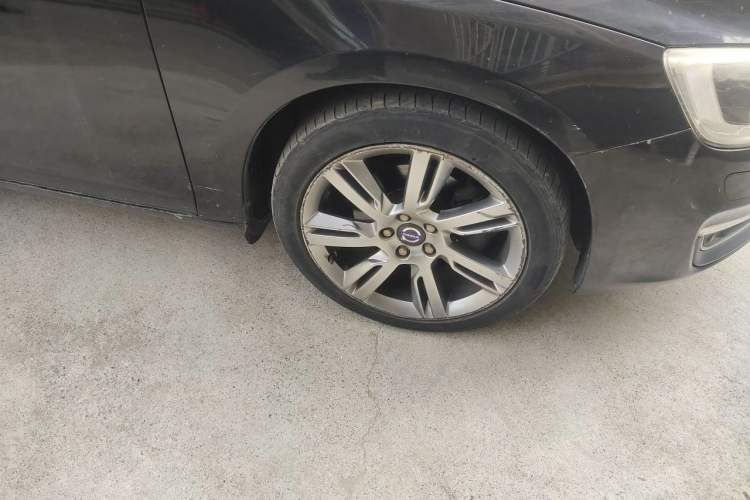 Used Volvo S60 2014 S60L T5 Smart Upgrade Edition Right Front Wheel Hub