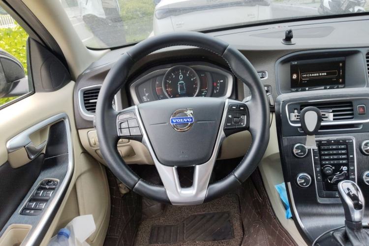 Used Volvo S60 2014 S60L T5 Intelligent Drive Edition Steering Wheel