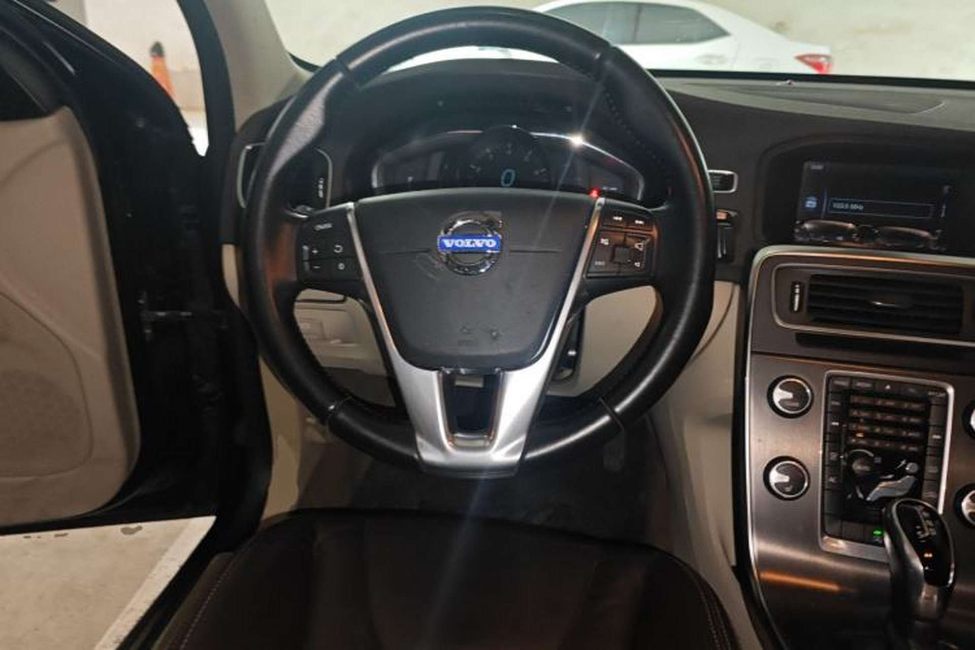 Used Volvo S60 2014 S60L T5 Intelligent Drive Edition Steering Wheel