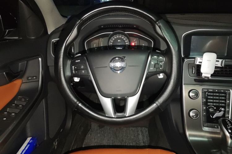 Used Volvo S60 2014 S60L 2.0T Zhiyuan Edition Steering Wheel