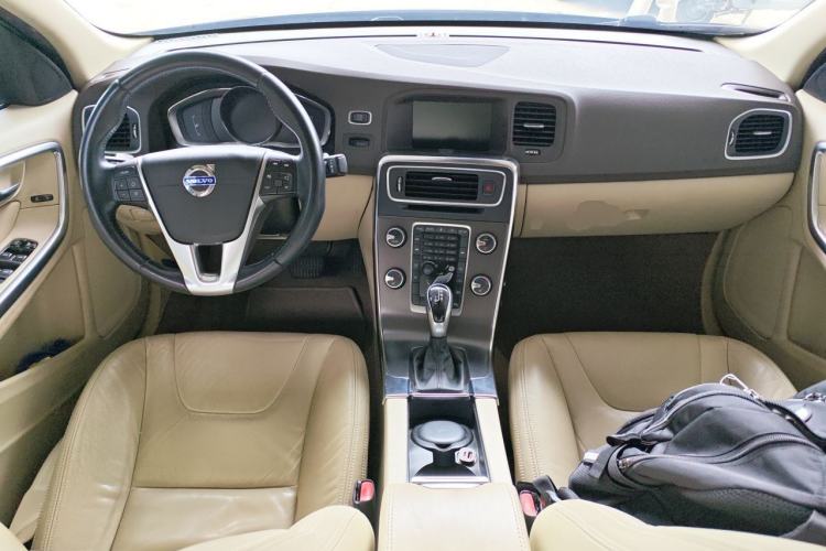 Used Volvo S60 2014 S60L T5 Intelligent Drive Edition Center Console