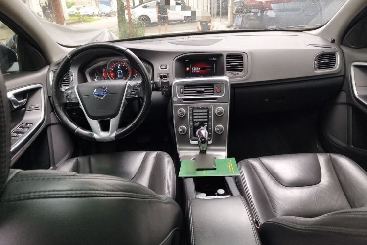 Used Volvo S60 2014 S60L T5 Intelligent Drive Edition Center Console