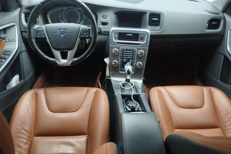 Used Volvo S60 2014 S60L T5 Intelligent Drive Edition Center Console