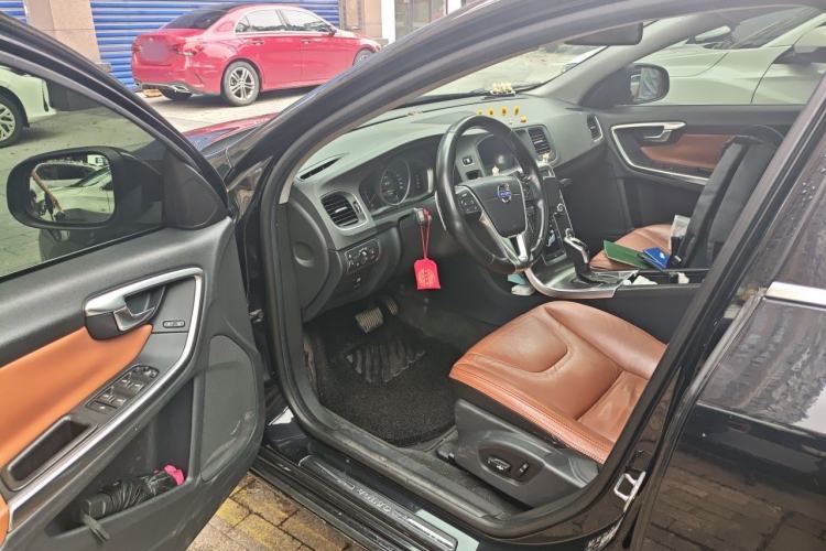 Used Volvo S60 2014 S60L 2.0T Zhiyuan Edition Driver Seat