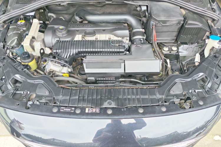 Used Volvo S60 2014 S60L T5 Intelligent Drive Edition Engine Bay