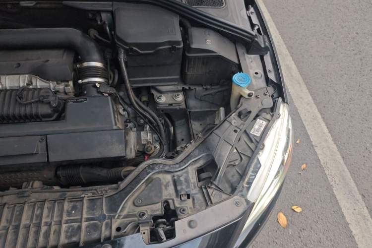 Used Volvo S60 2014 S60L T5 Intelligent Drive Edition Engine Bay Left