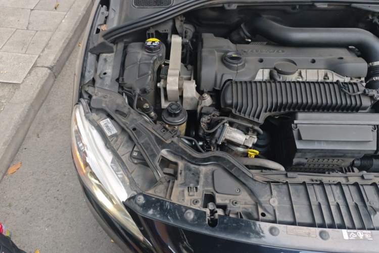 Used Volvo S60 2014 S60L T5 Intelligent Drive Edition Engine Bay Right