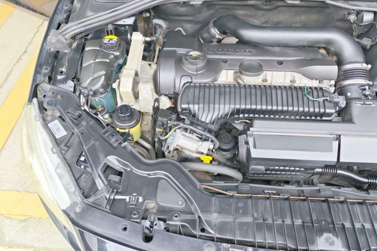 Used Volvo S60 2014 S60L T5 Intelligent Drive Edition Engine Bay Right