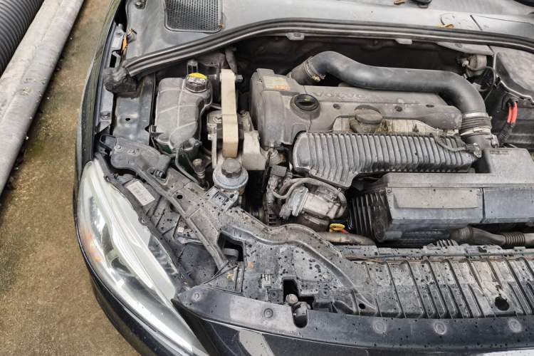 Used Volvo S60 2014 S60L T5 Intelligent Drive Edition Engine Bay Right
