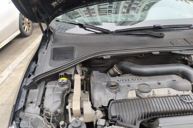 Used Volvo S60 2014 S60L T5 Intelligent Drive Edition Engine Bay Right