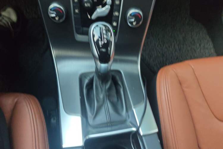 Used Volvo S60 2014 S60L T5 Intelligent Drive Edition Gear Lever