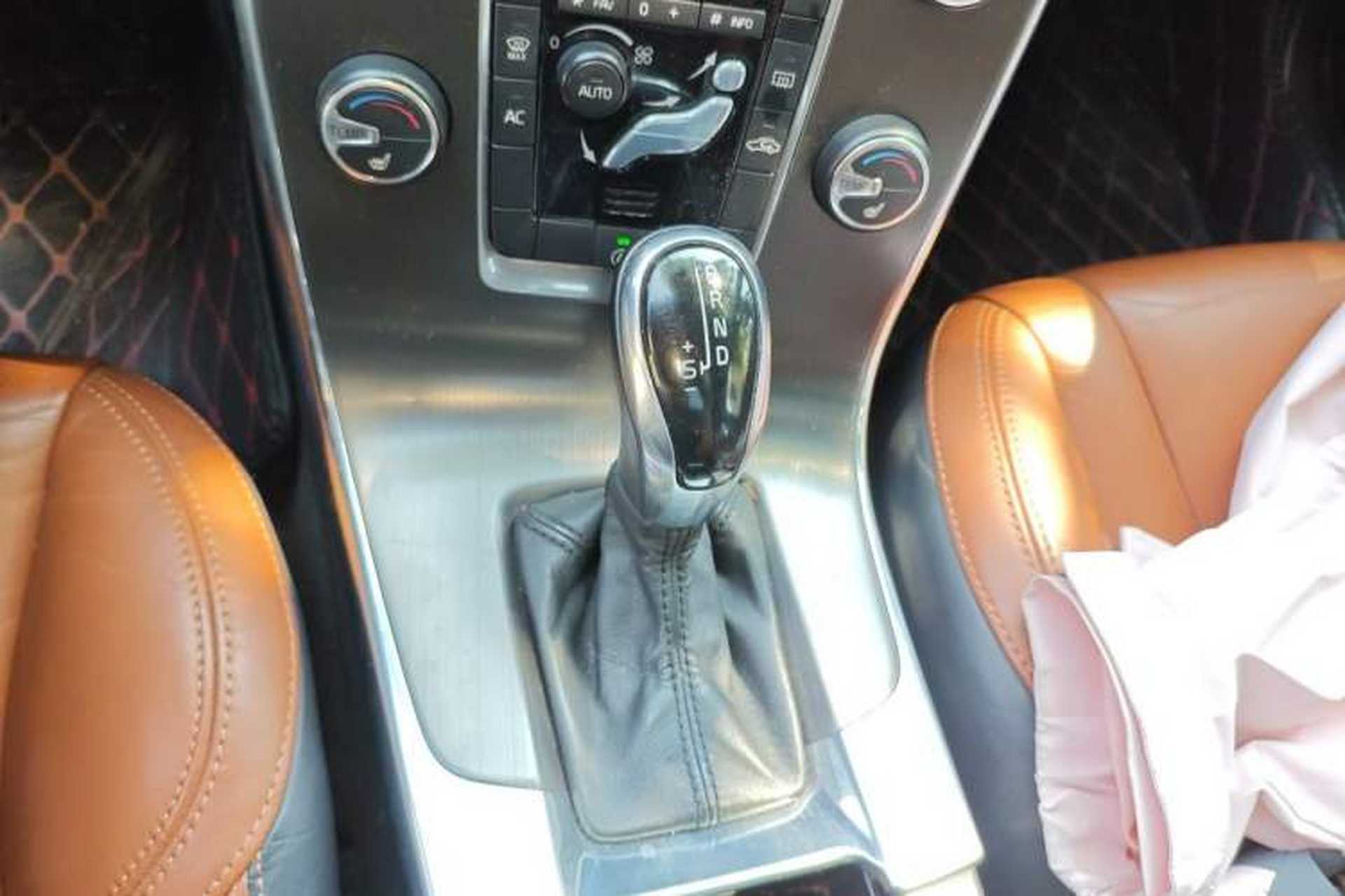 Used Volvo S60 2014 T5 Zhiyi Edition Gear Lever