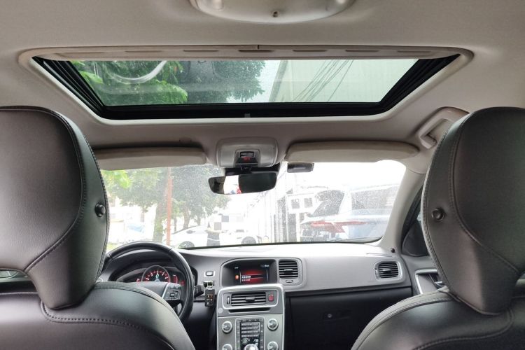 Used Volvo S60 2014 S60L T5 Intelligent Drive Edition Headliner