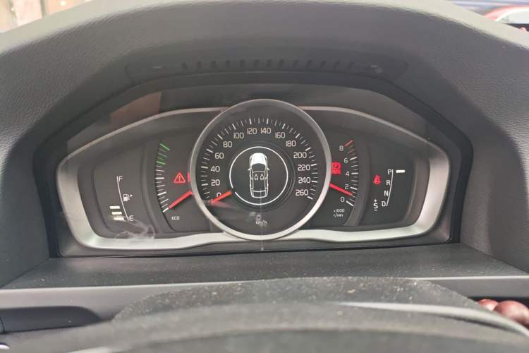 Used Volvo S60 2014 S60L 2.0T Zhiyuan Edition Instrument Cluster