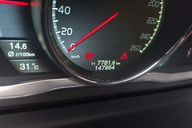 Used Volvo S60 2014 S60L T5 Intelligent Drive Edition Odometer Close Up