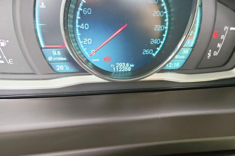 Used Volvo S60 2014 S60L T5 Intelligent Drive Edition Odometer Close Up
