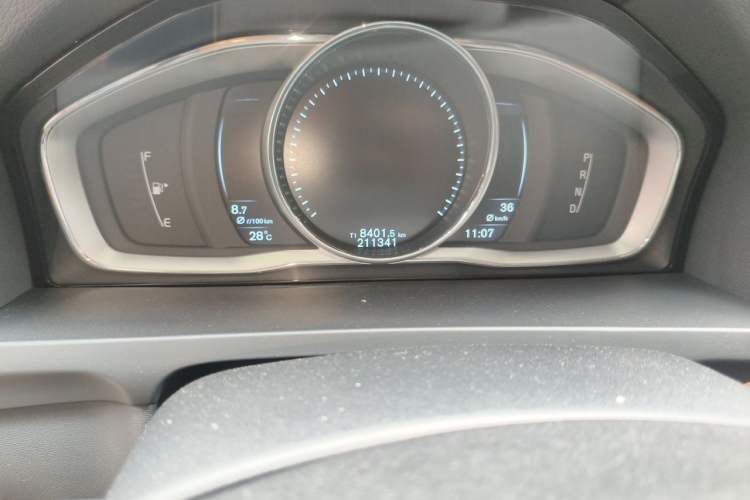 Used Volvo S60 2014 S60L T5 Intelligent Drive Edition Odometer Close Up