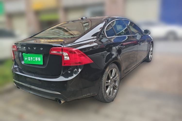 Used Volvo S60 2014 S60L 2.0T Zhiyuan Edition Rear Right 45 Deg
