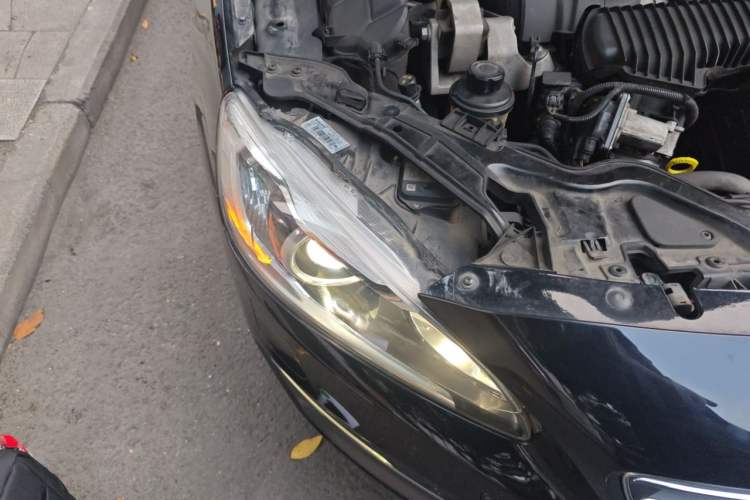 Used Volvo S60 2014 S60L T5 Intelligent Drive Edition Right Front Headlight