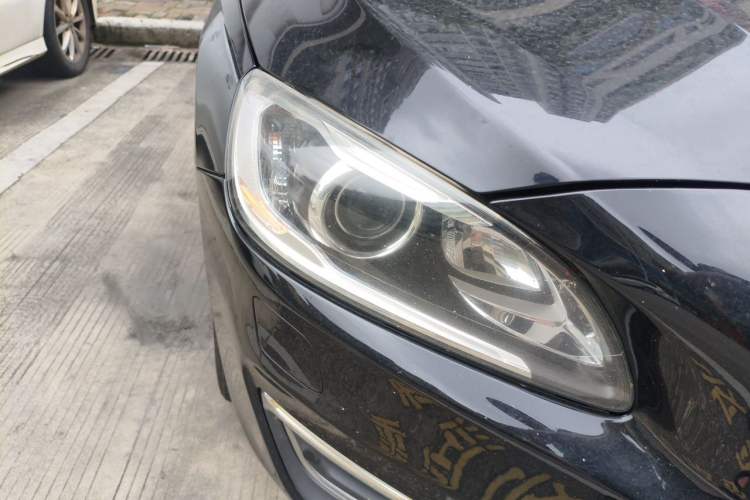 Used Volvo S60 2014 S60L T5 Intelligent Drive Edition Right Front Headlight