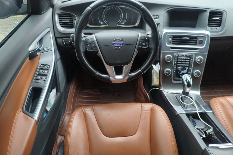 Used Volvo S60 2014 S60L T5 Intelligent Drive Edition Steering Wheel