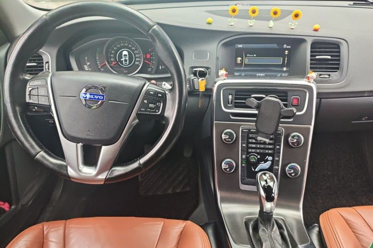 Used Volvo S60 2014 S60L 2.0T Zhiyuan Edition Steering Wheel