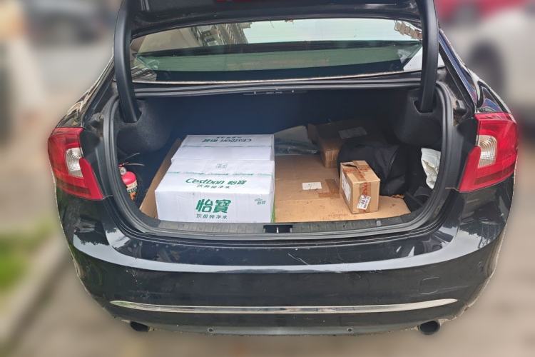 Used Volvo S60 2014 S60L 2.0T Zhiyuan Edition Trunk