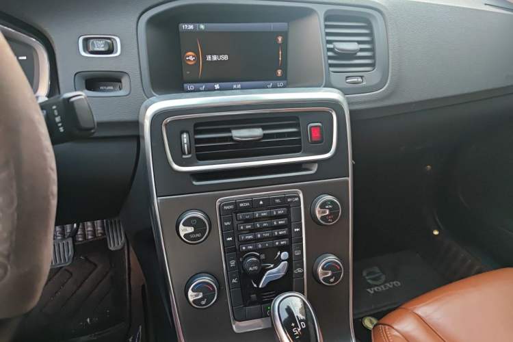 Used Volvo S60 2014 T5 Zhiya Edition Audio And AC Panel