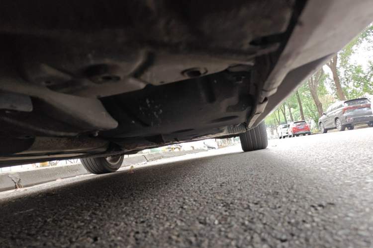Used Volvo S60 2014 S60L 2.0T Zhiyuan Edition Chassis Front Left