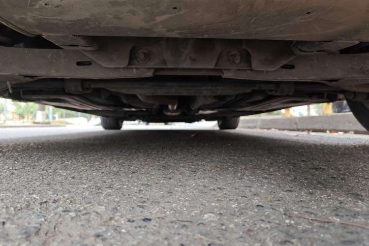 Used Volvo S60 2014 S60L 2.0T Zhiyuan Edition Chassis Rear