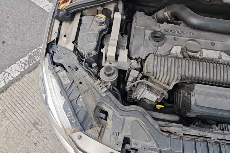 Used Volvo S60 2014 T5 Zhiya Edition Engine Bay Right