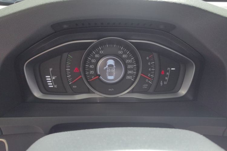 Used Volvo S60 2014 S60L 2.0T Zhiyuan Edition Instrument Cluster