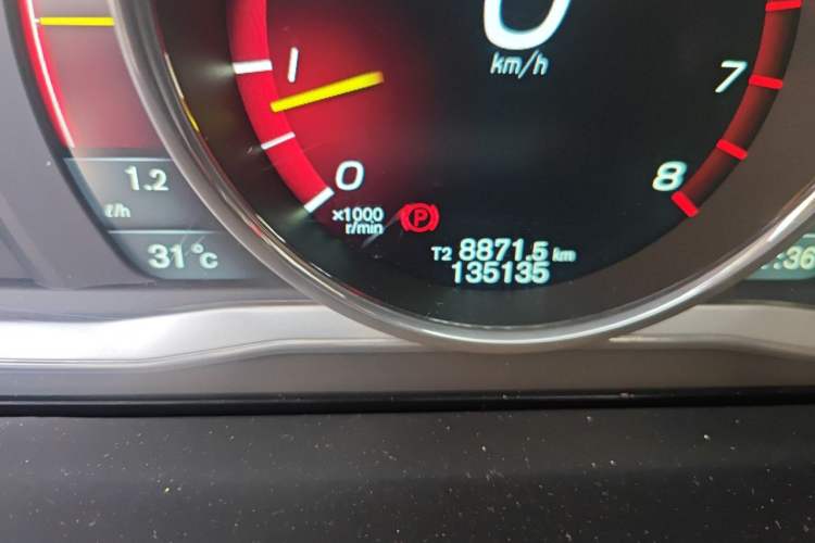 Used Volvo S60 2014 T5 Zhiya Edition Odometer Close Up