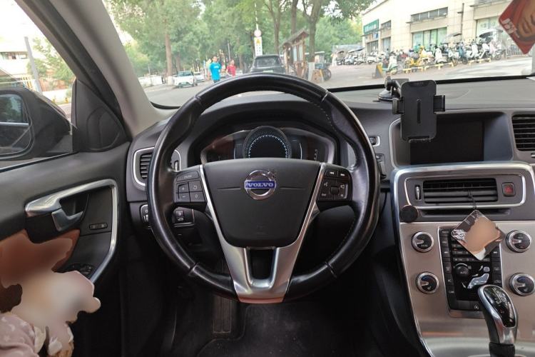 Used Volvo S60 2014 S60L 2.0T Zhiyuan Edition Steering Wheel
