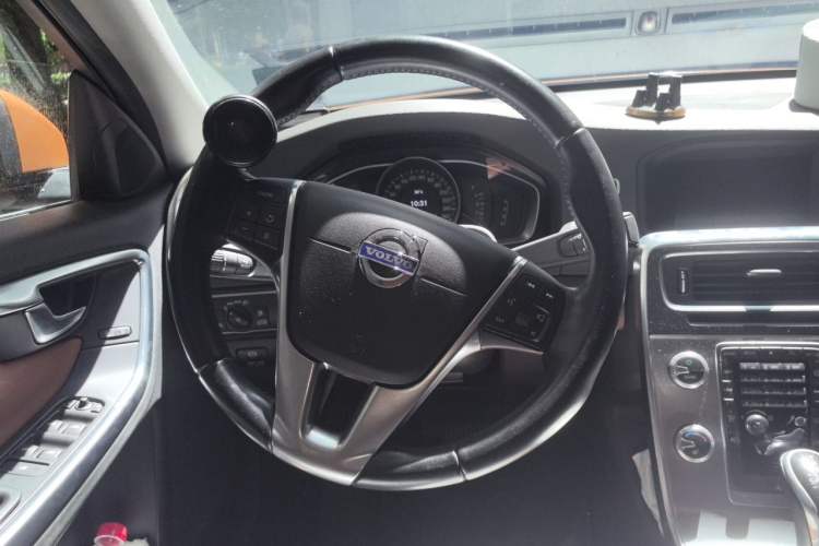 Used Volvo S60 2014 S60L 2.0T Zhiyuan Edition Steering Wheel