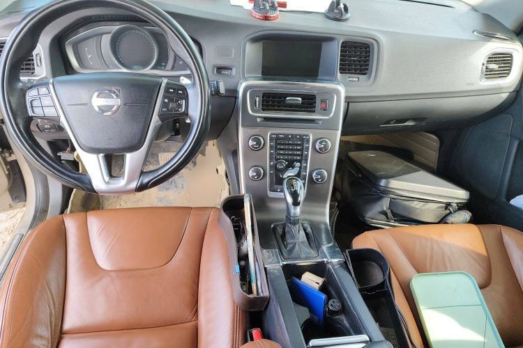 Used Volvo S60 2014 S60L T5 Intelligent Drive Edition Center Console