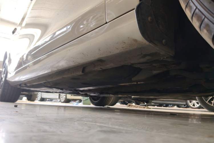 Used Volvo S60 2014 S60L 2.0T Intelligent Upgrade Edition Chassis Front Right