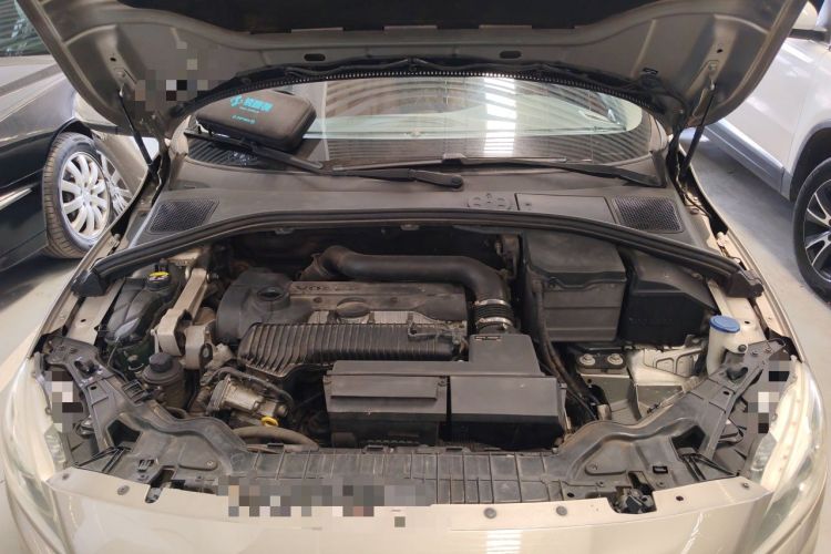 Used Volvo S60 2014 S60L 2.0T Intelligent Upgrade Edition Engine Bay