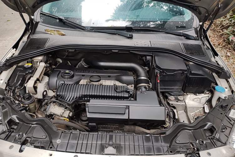 Used Volvo S60 2014 S60L T5 Intelligent Drive Edition Engine Bay
